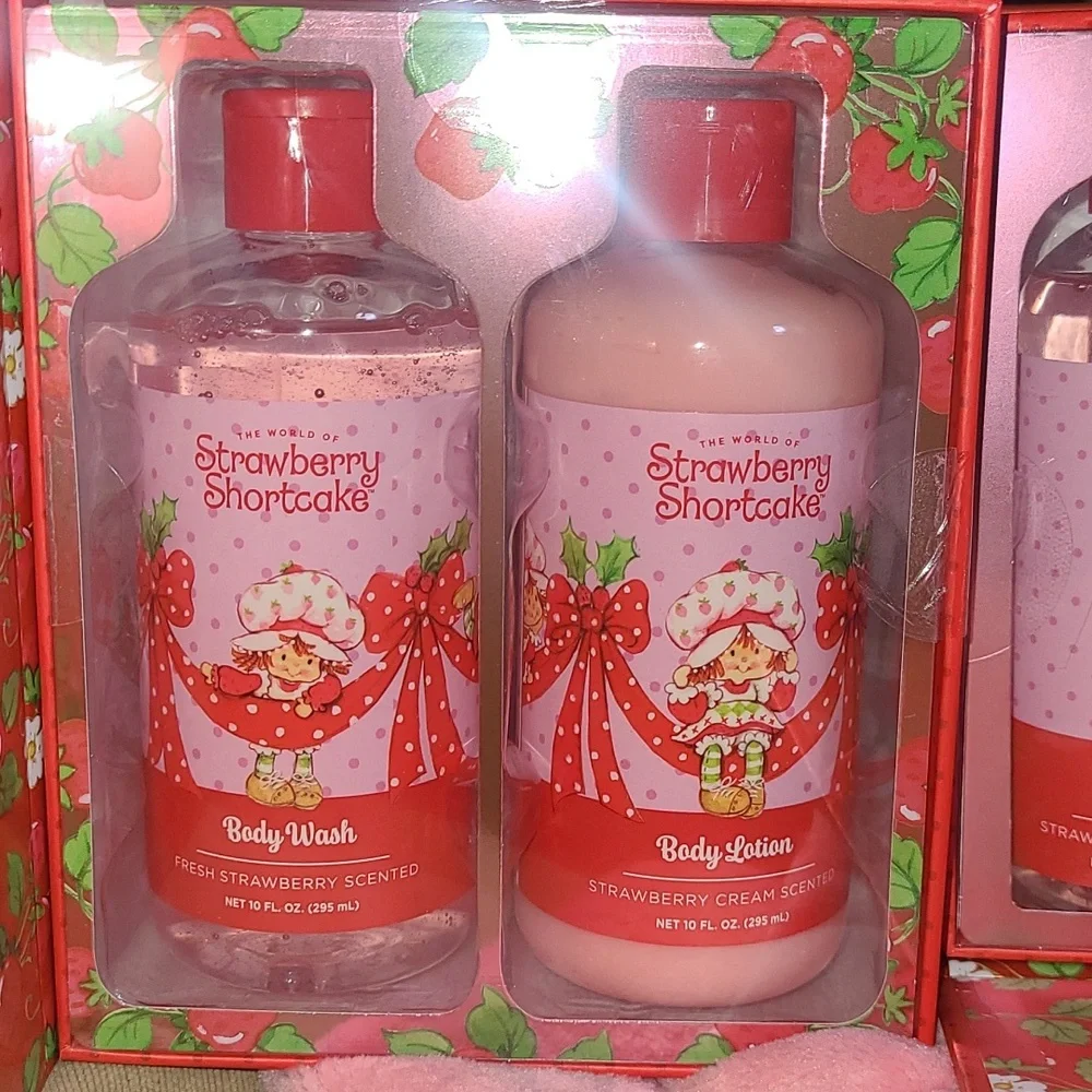 Strawberry Shortcake Bath Set 🍓